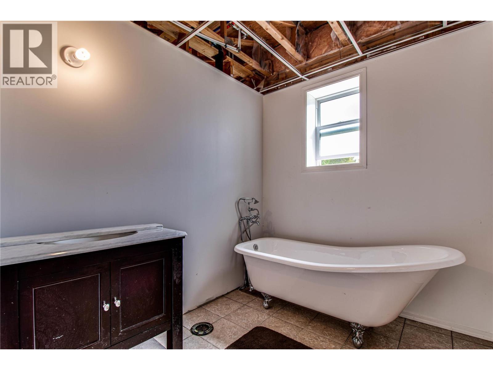 31 Violet Road, Grindrod, British Columbia  V0E 1Y0 - Photo 35 - 10364704