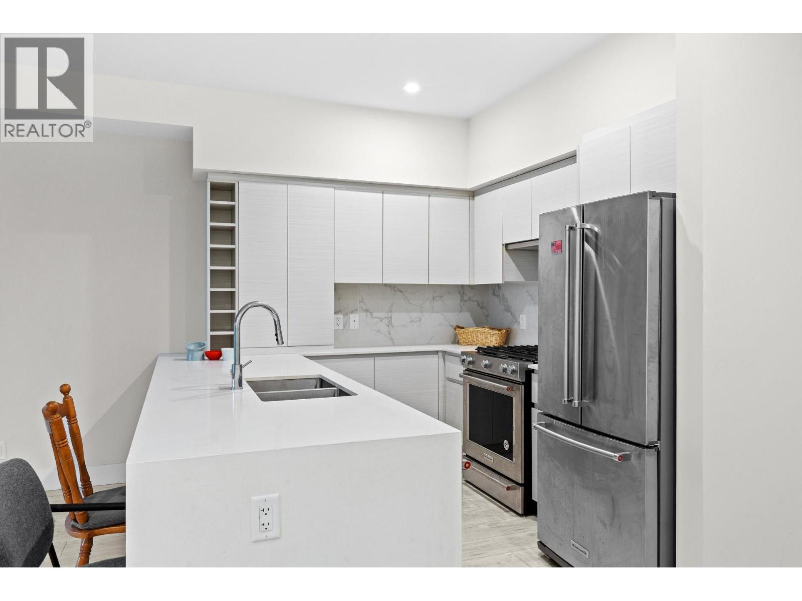 1925 Enterprise Way Unit# 311, Kelowna, British Columbia  V1Y 0J8 - Photo 3 - 10357835