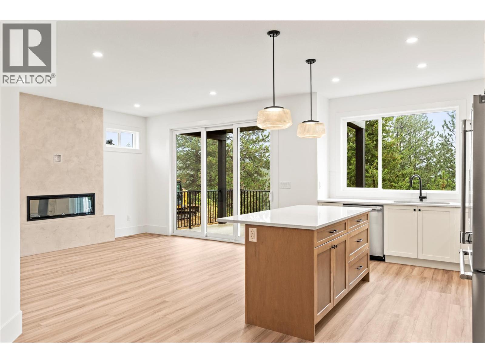 7005/7013 Manning Place, Vernon, British Columbia  V1B 0B6 - Photo 11 - 10364381