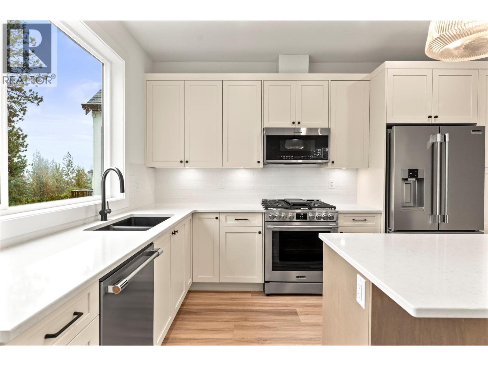 7005/7013 Manning Place, Vernon, British Columbia  V1B 0B6 - Photo 14 - 10364381