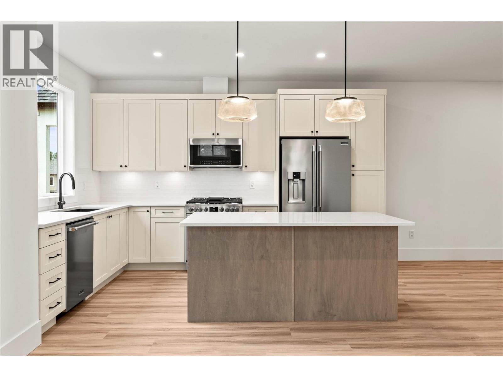 7005/7013 Manning Place, Vernon, British Columbia  V1B 0B6 - Photo 15 - 10364381