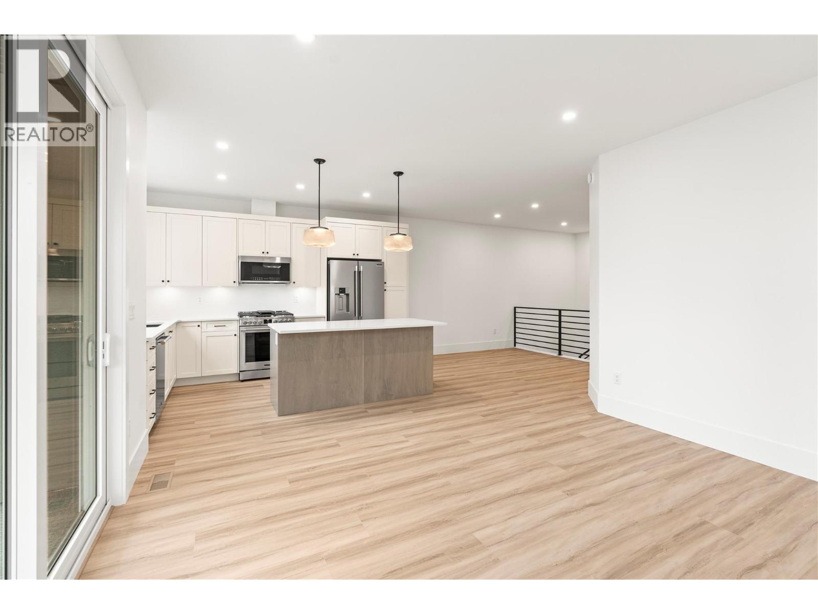 7005/7013 Manning Place, Vernon, British Columbia  V1B 0B6 - Photo 19 - 10364381