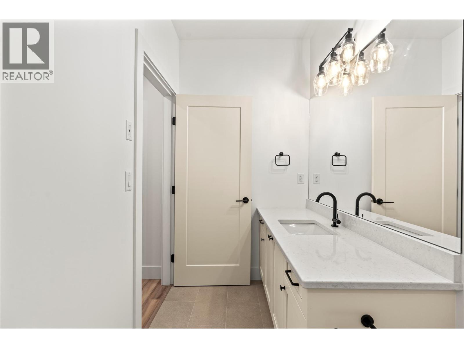 7005/7013 Manning Place, Vernon, British Columbia  V1B 0B6 - Photo 21 - 10364381