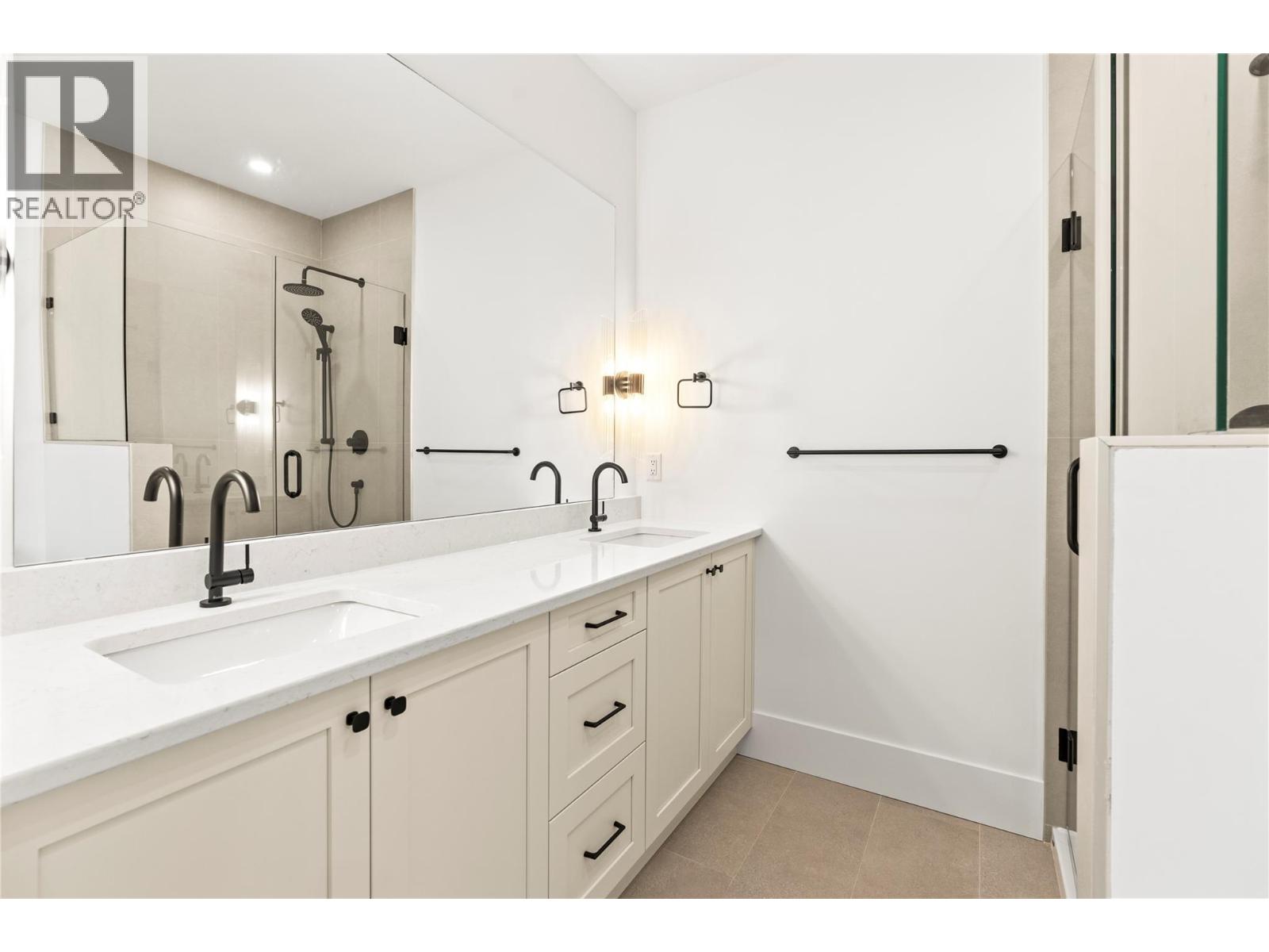 7005/7013 Manning Place, Vernon, British Columbia  V1B 0B6 - Photo 25 - 10364381