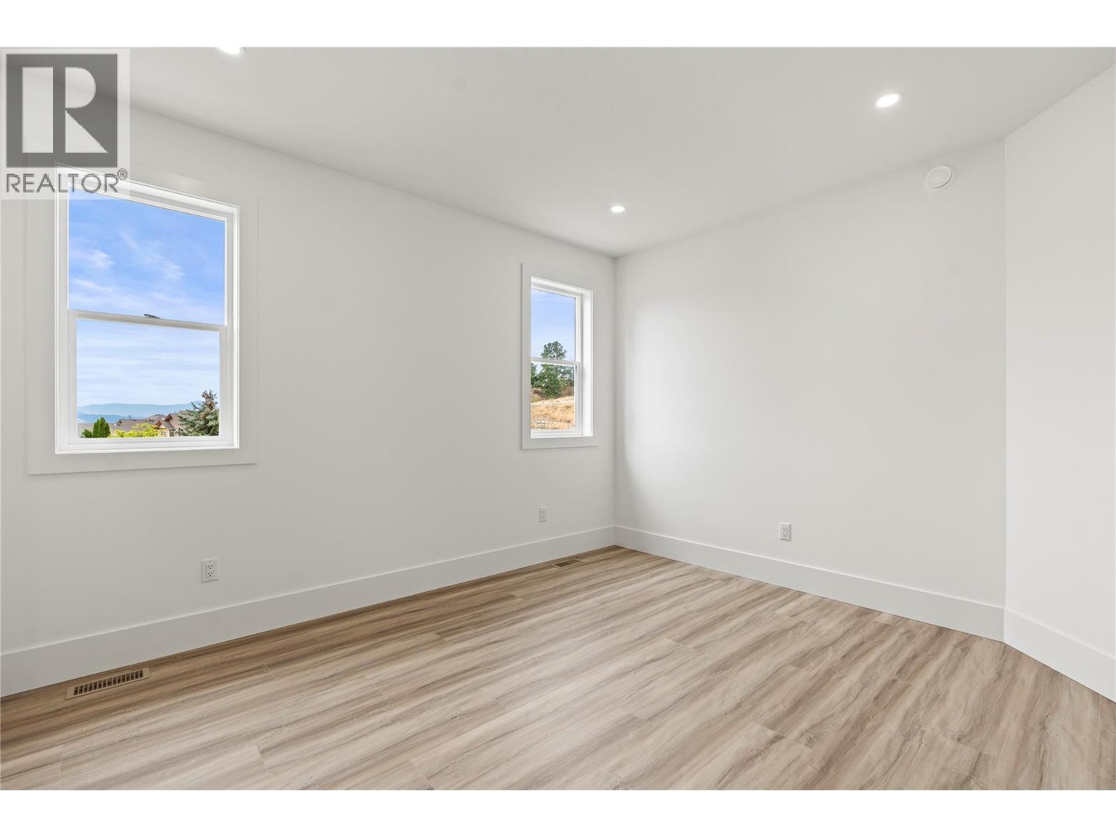 7005/7013 Manning Place, Vernon, British Columbia  V1B 0B6 - Photo 33 - 10364381