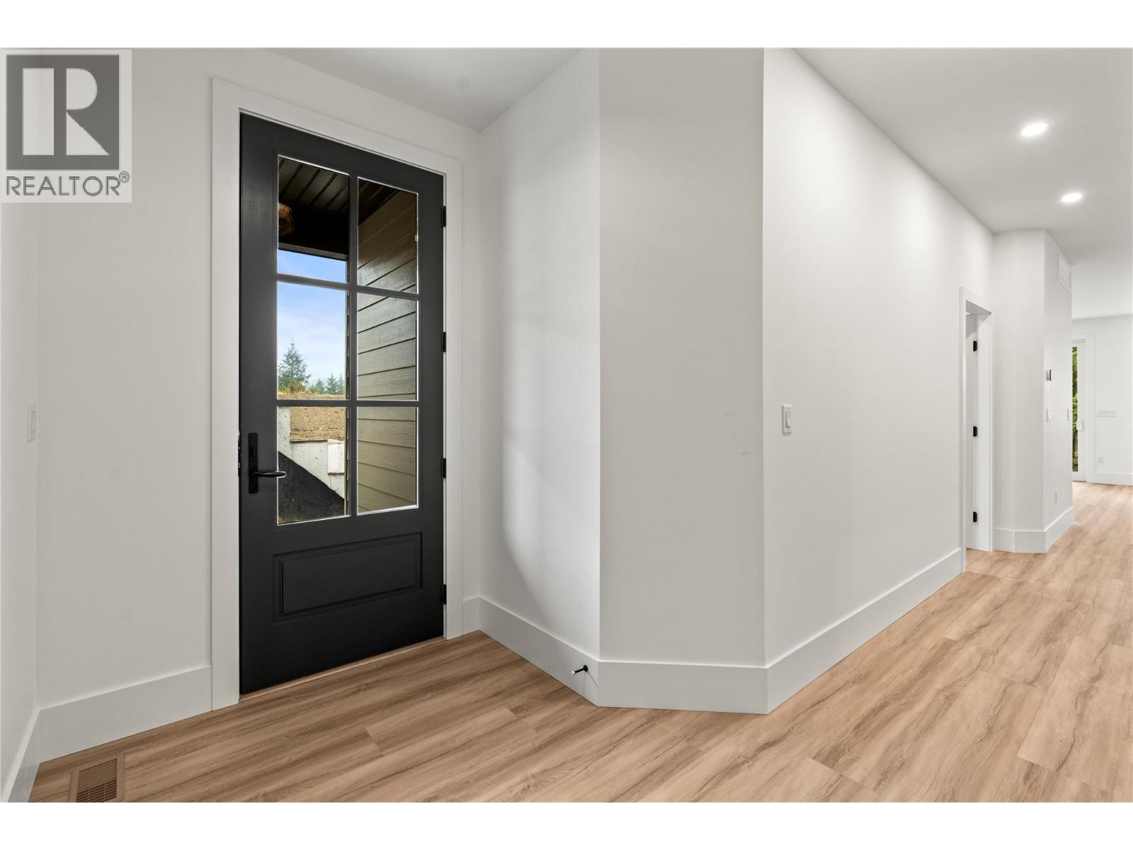 7005/7013 Manning Place, Vernon, British Columbia  V1B 0B6 - Photo 7 - 10364381