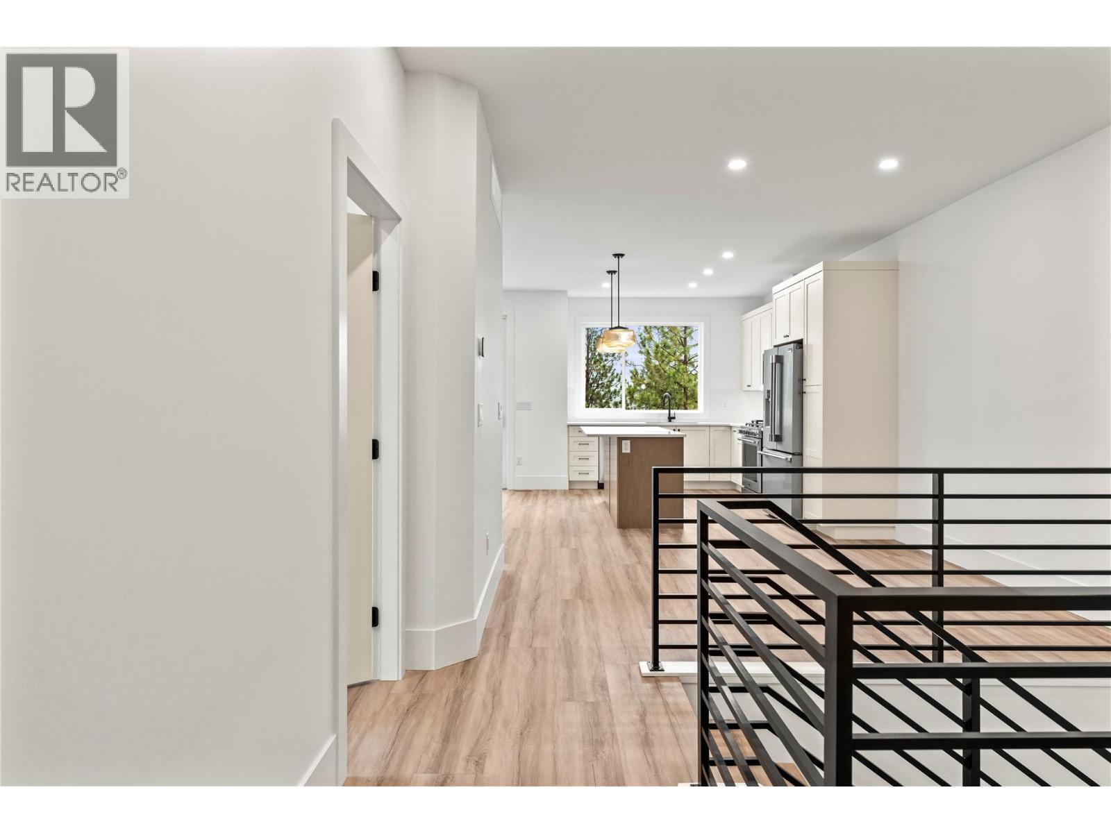 7005/7013 Manning Place, Vernon, British Columbia  V1B 0B6 - Photo 9 - 10364381