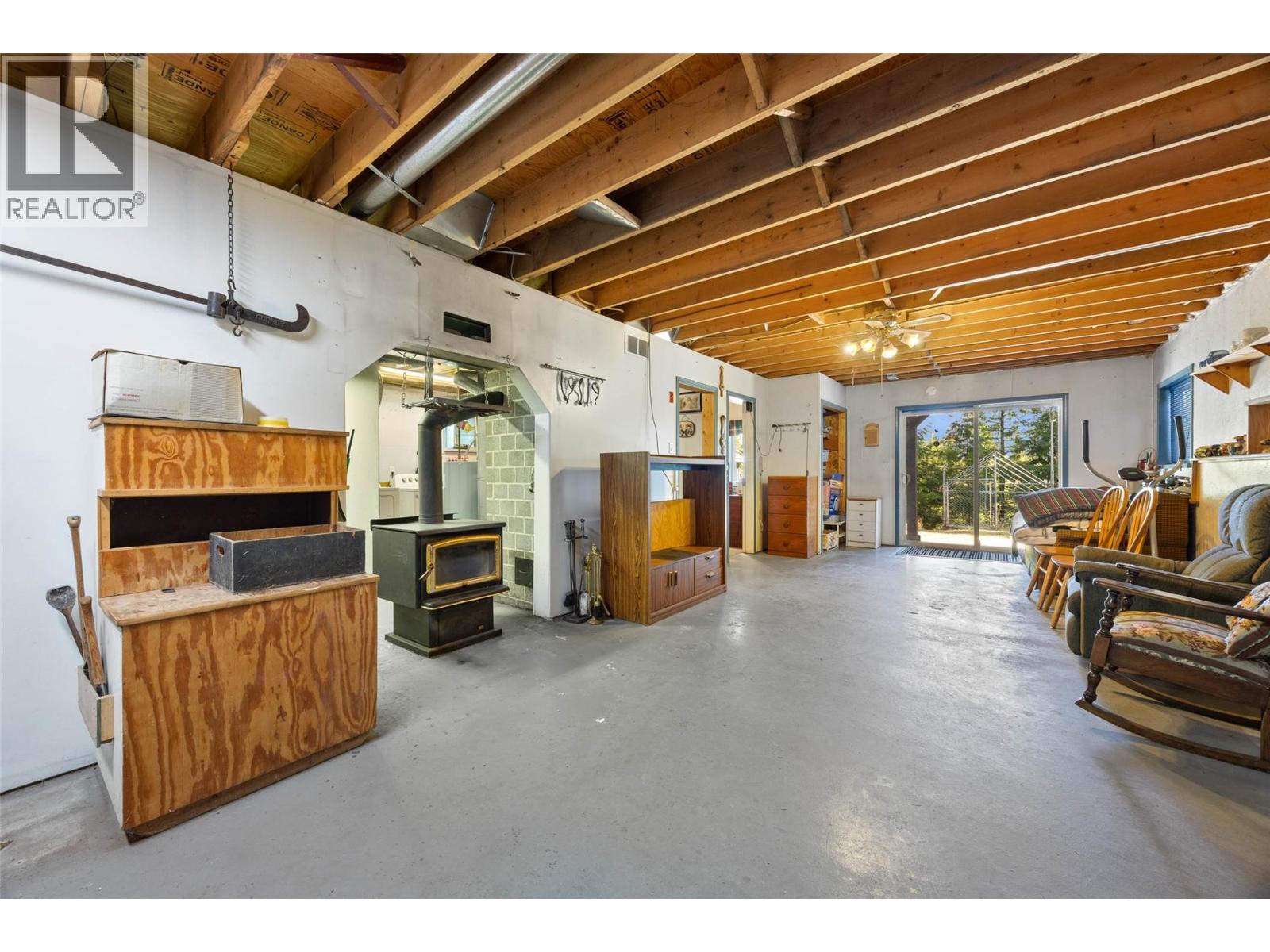 7650 Mountain Drive, Anglemont, British Columbia  V0E 1M8 - Photo 24 - 10363428