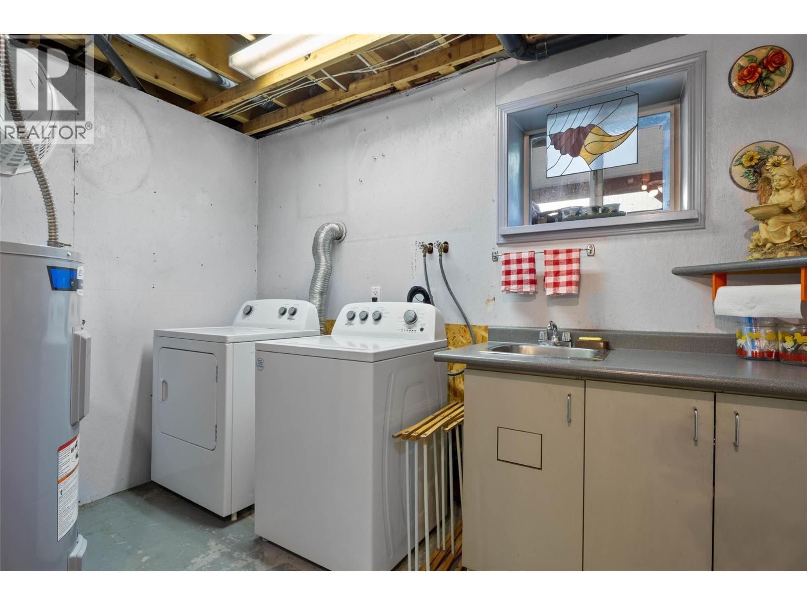 7650 Mountain Drive, Anglemont, British Columbia  V0E 1M8 - Photo 27 - 10363428