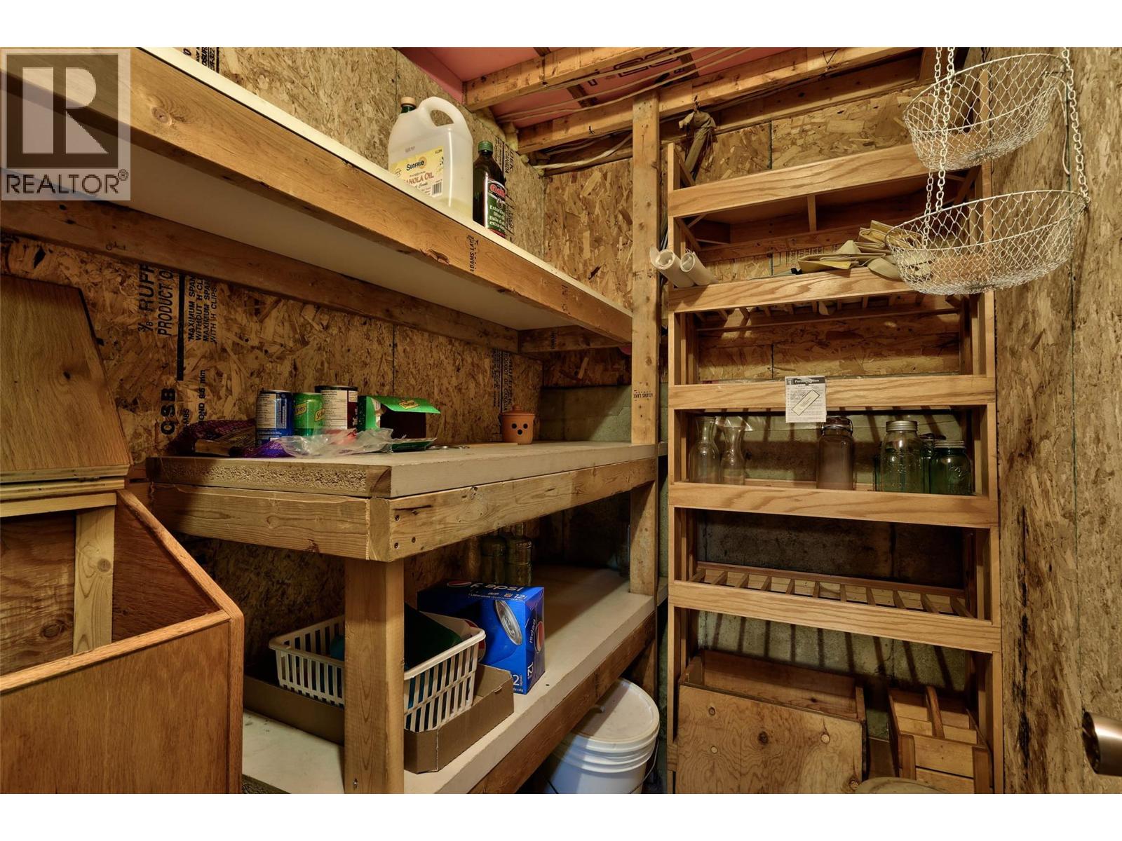 7650 Mountain Drive, Anglemont, British Columbia  V0E 1M8 - Photo 30 - 10363428