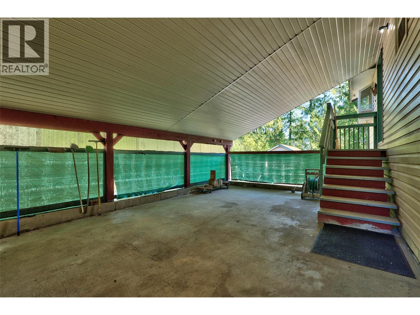 7650 Mountain Drive, Anglemont, British Columbia  V0E 1M8 - Photo 33 - 10363428