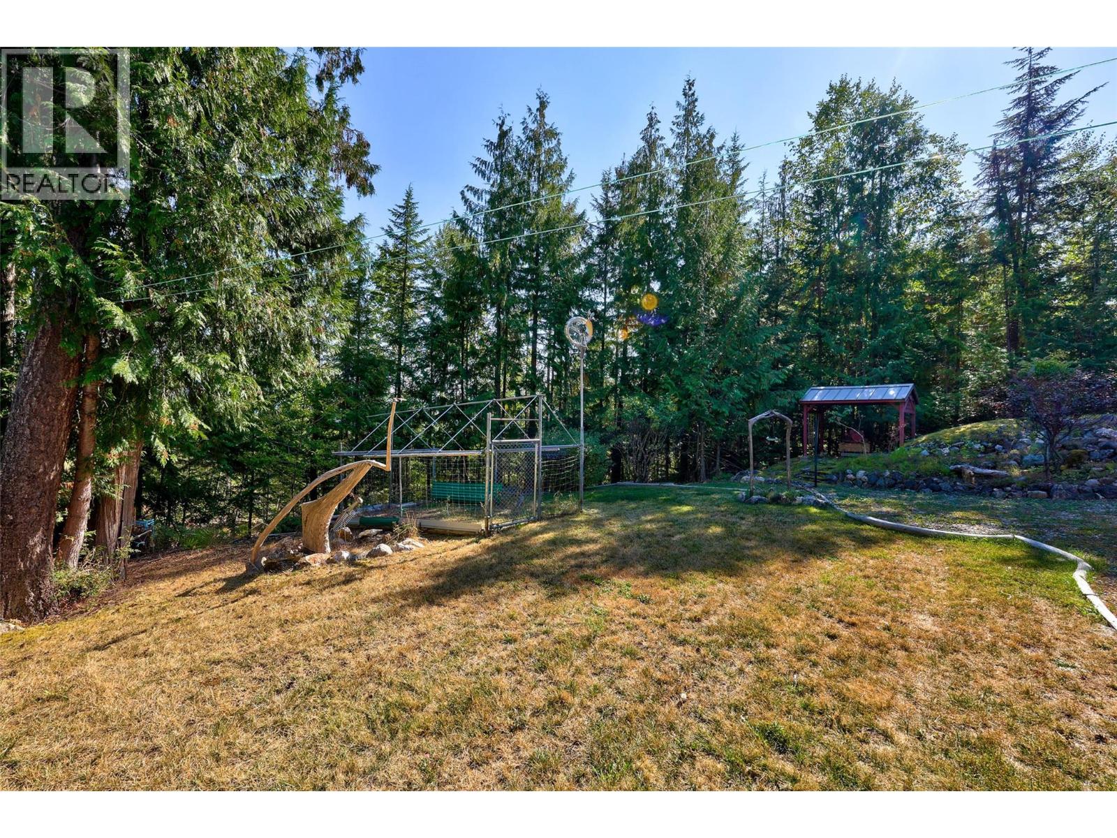 7650 Mountain Drive, Anglemont, British Columbia  V0E 1M8 - Photo 35 - 10363428