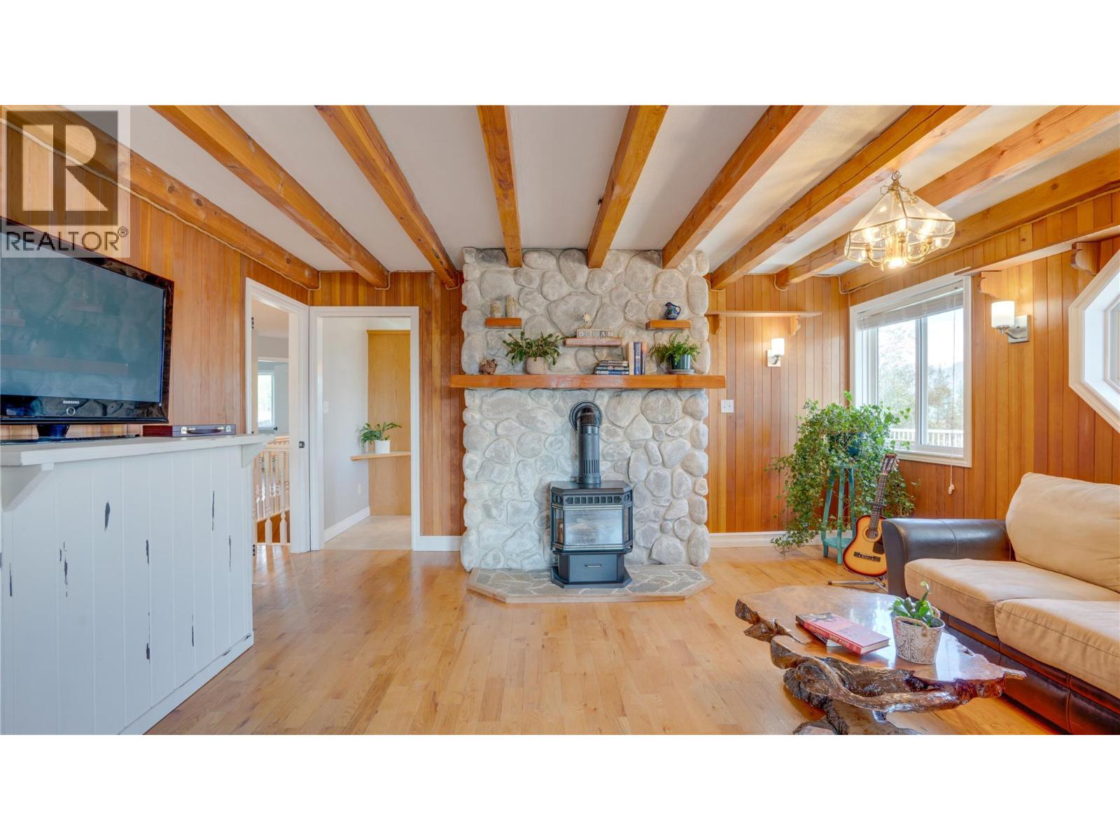 353 Gunter-Ellison Road, Enderby, British Columbia  V0E 1V3 - Photo 9 - 10364482