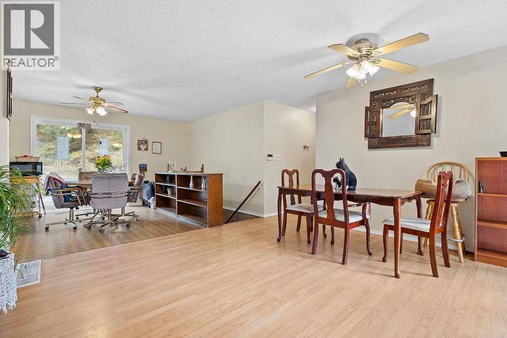 2429 Salmon River Road, Salmon Arm, British Columbia  V1E 4M1 - Photo 10 - 10364740