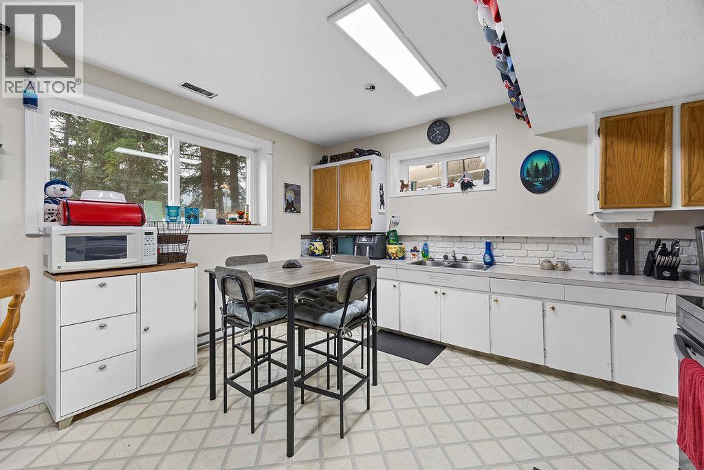 2429 Salmon River Road, Salmon Arm, British Columbia  V1E 4M1 - Photo 35 - 10364740