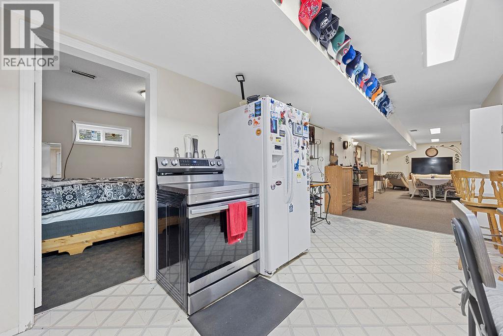 2429 Salmon River Road, Salmon Arm, British Columbia  V1E 4M1 - Photo 36 - 10364740