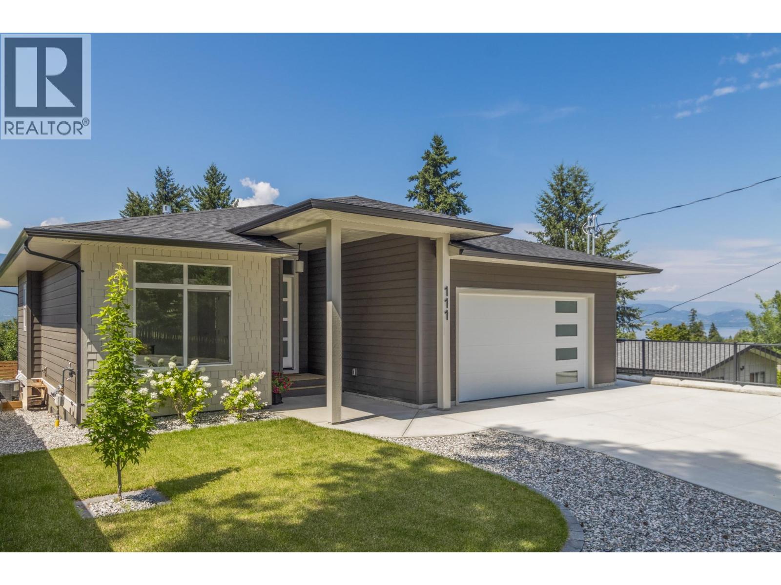 111 20 Street Se, Salmon Arm, British Columbia  V1E 1T8 - Photo 3 - 10364599