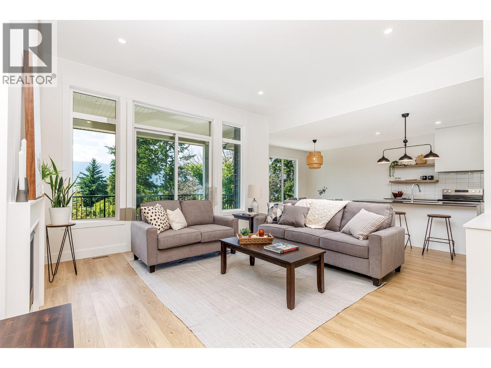 111 20 Street Se, Salmon Arm, British Columbia  V1E 1T8 - Photo 6 - 10364599