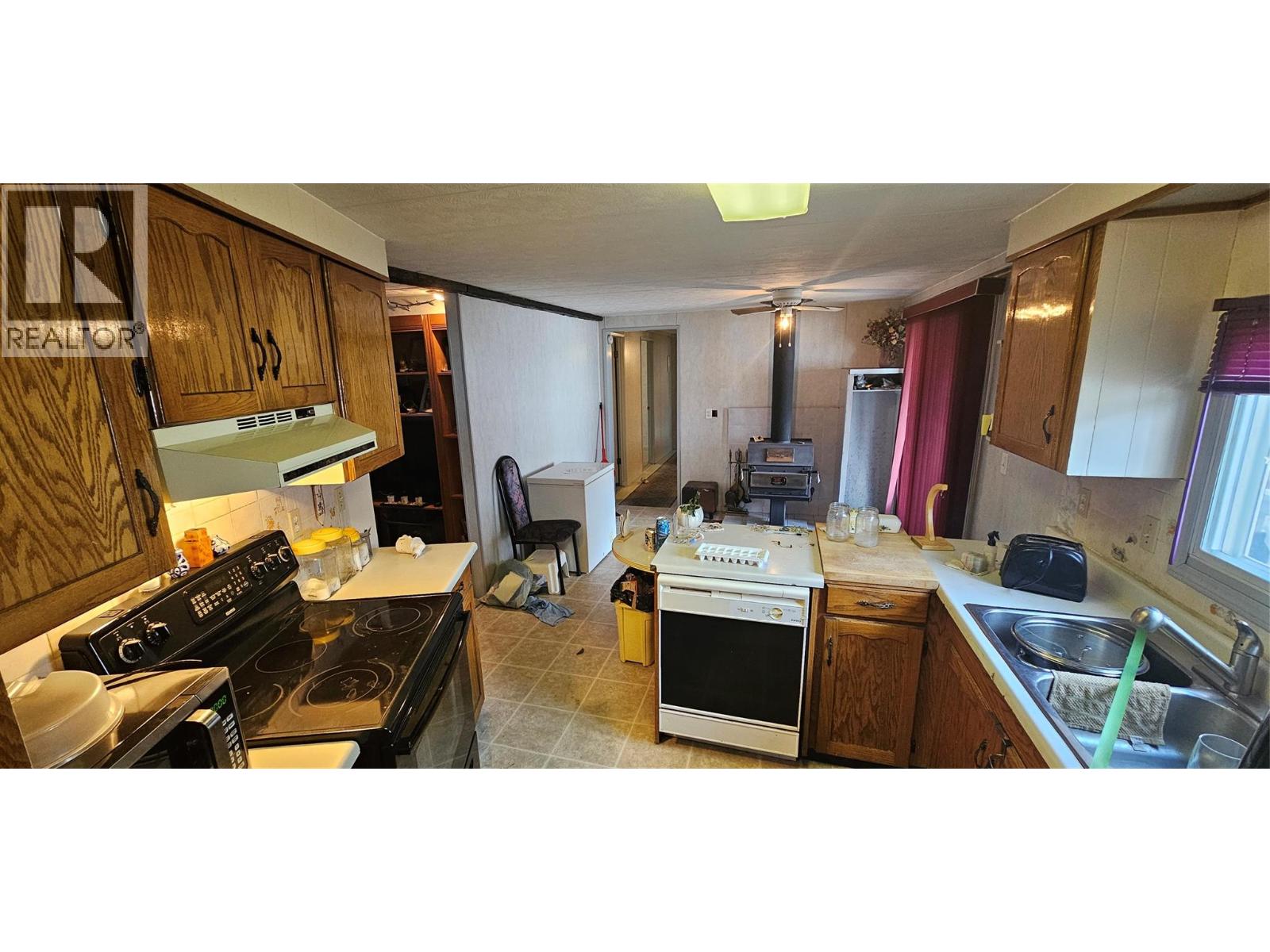 395 Red Cedar Crescent, Sparwood, British Columbia  V0B 2G0 - Photo 5 - 10360603