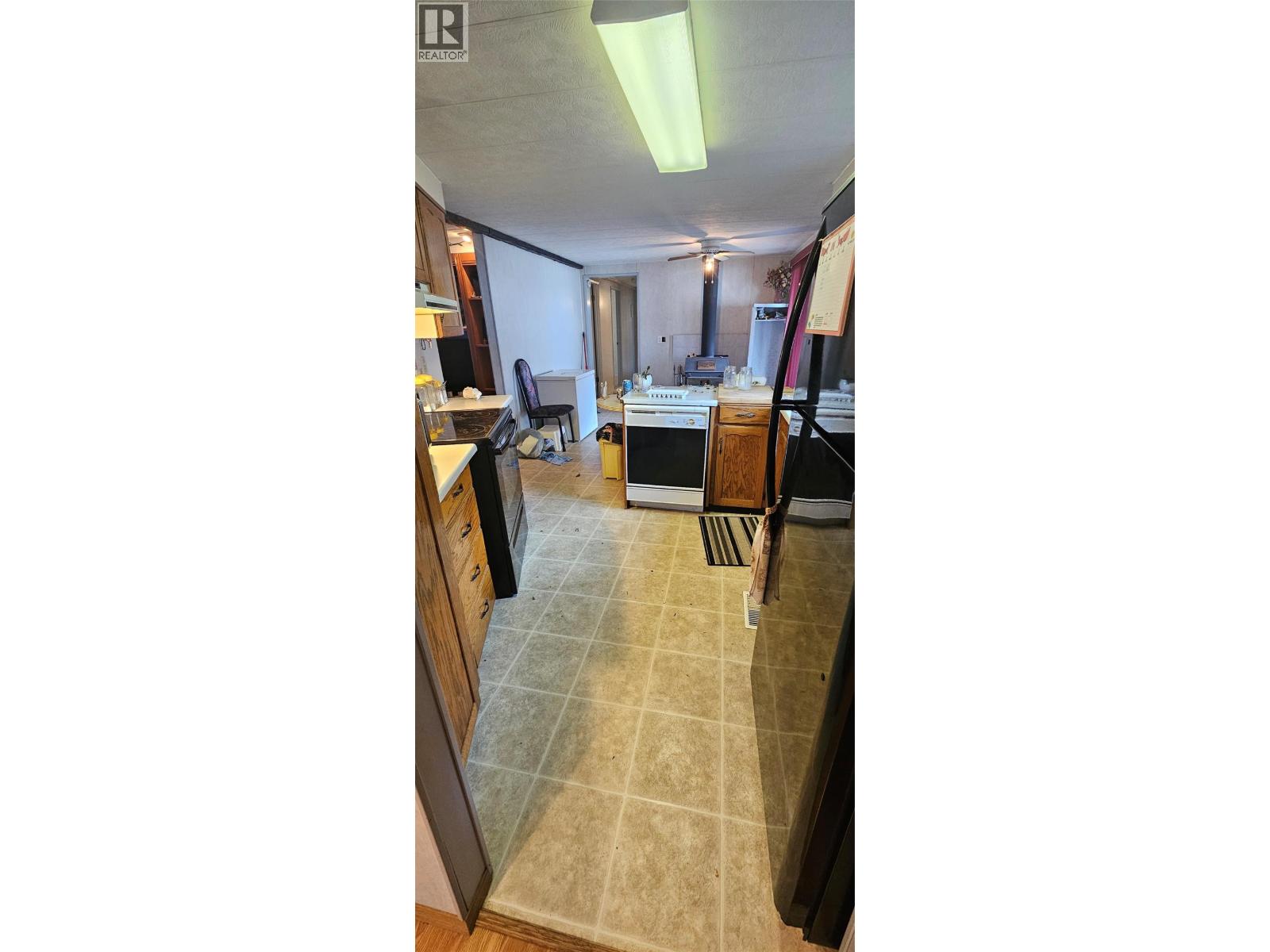 395 Red Cedar Crescent, Sparwood, British Columbia  V0B 2G0 - Photo 6 - 10360603