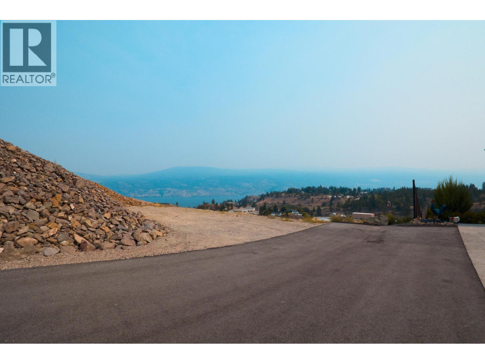 17523 Sanborn Street, Summerland, British Columbia  V0H 1Z3 - Photo 3 - 10364516