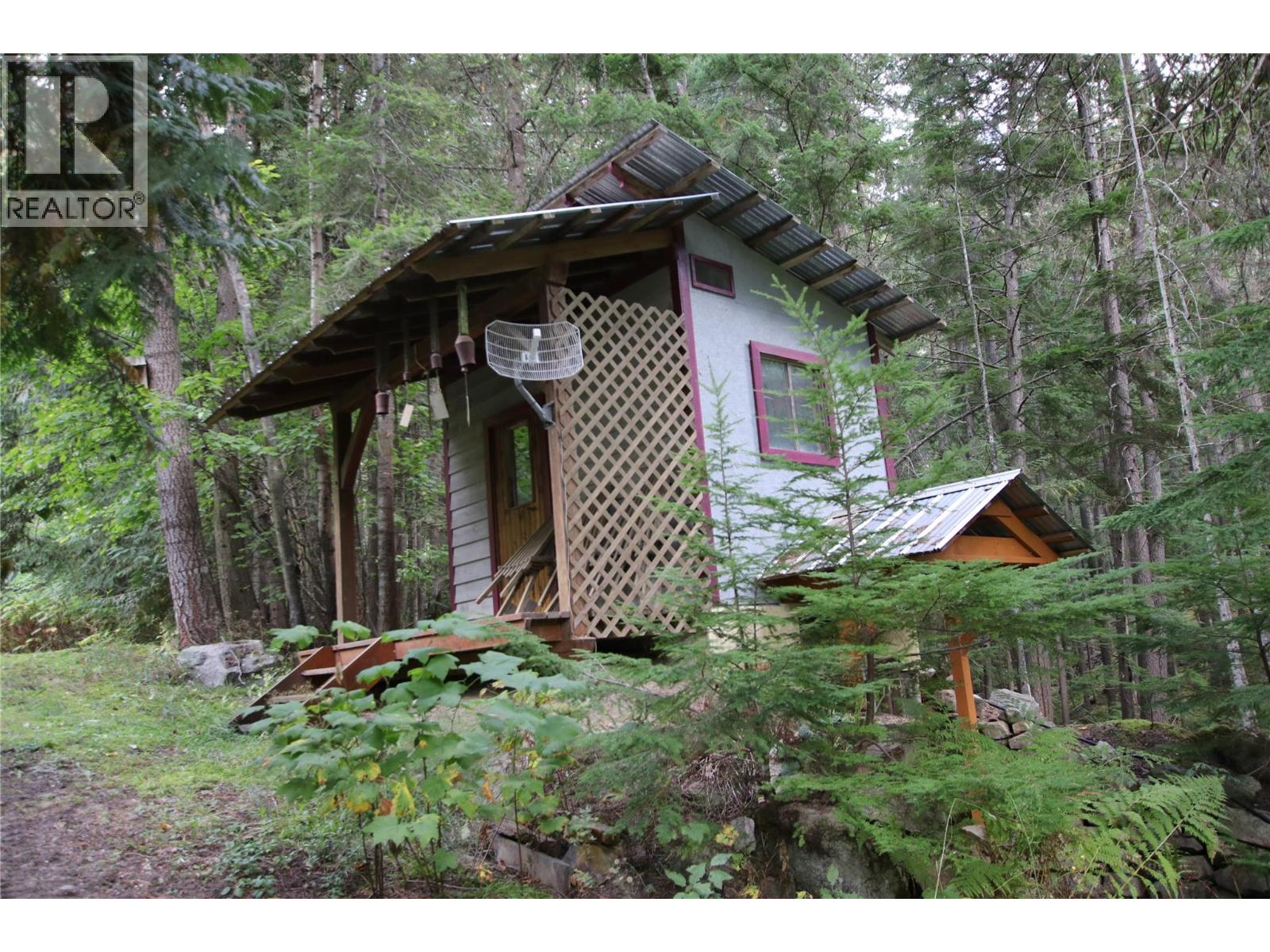 4512 Highway 6, Burton, British Columbia  V0G 1R1 - Photo 31 - 10364730