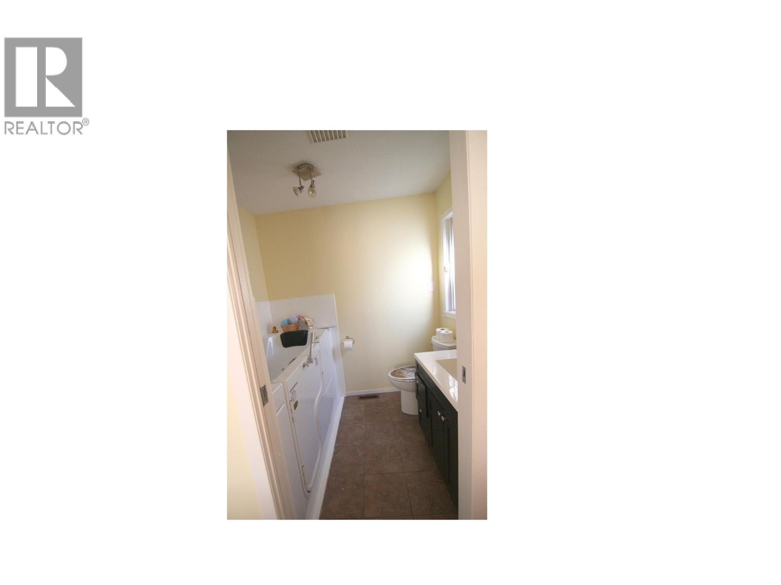 2455 5th Avenue Ne, Salmon Arm, British Columbia  V1E 1Y9 - Photo 38 - 10364513