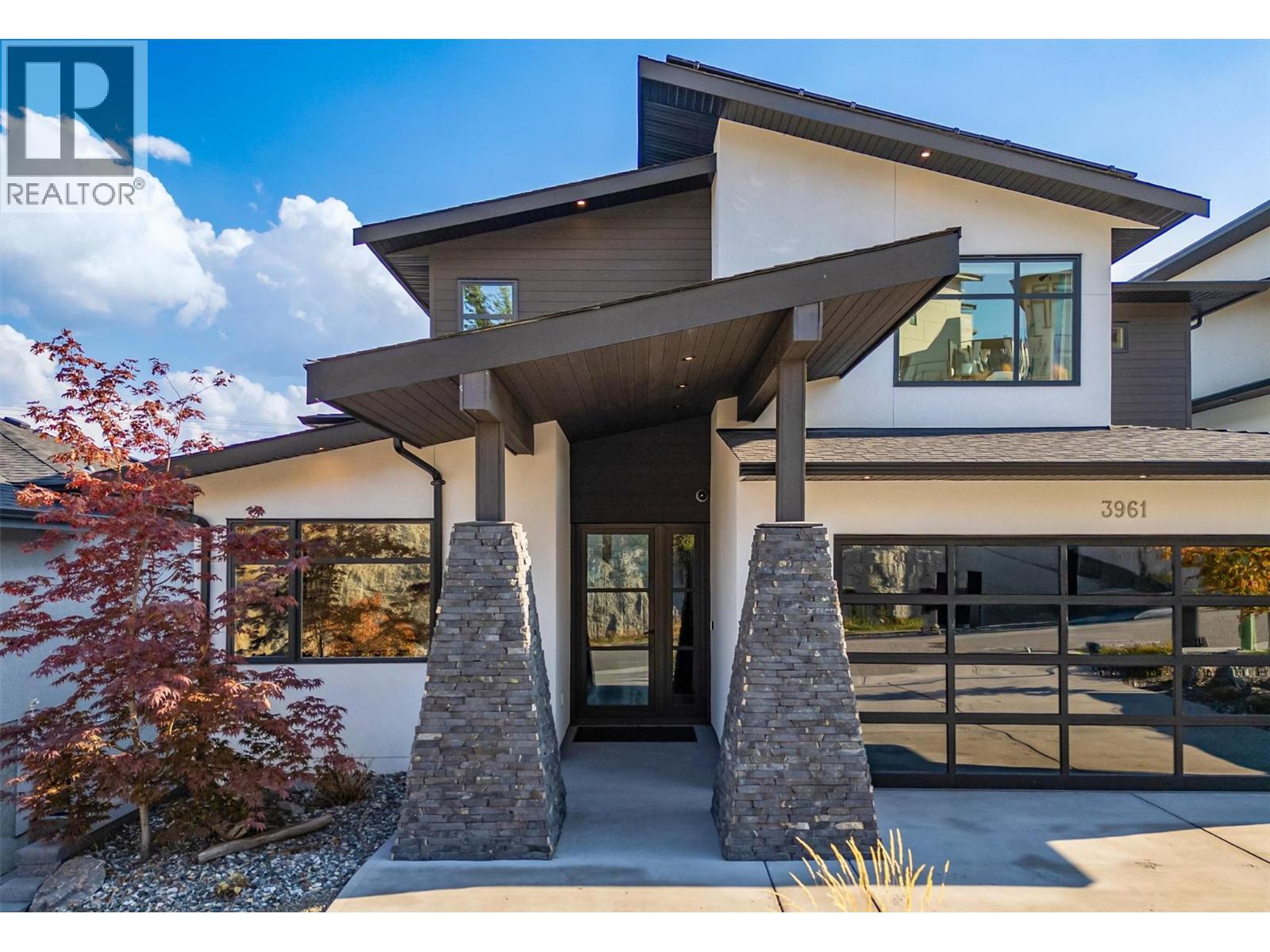 3961 Beachview Drive E, West Kelowna, British Columbia  V4T 2K1 - Photo 1 - 10364425