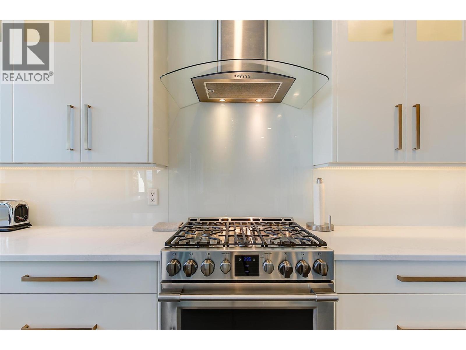 3961 Beachview Drive E, West Kelowna, British Columbia  V4T 2K1 - Photo 13 - 10364425