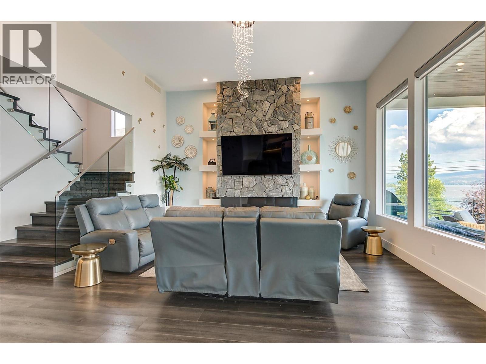 3961 Beachview Drive E, West Kelowna, British Columbia  V4T 2K1 - Photo 17 - 10364425