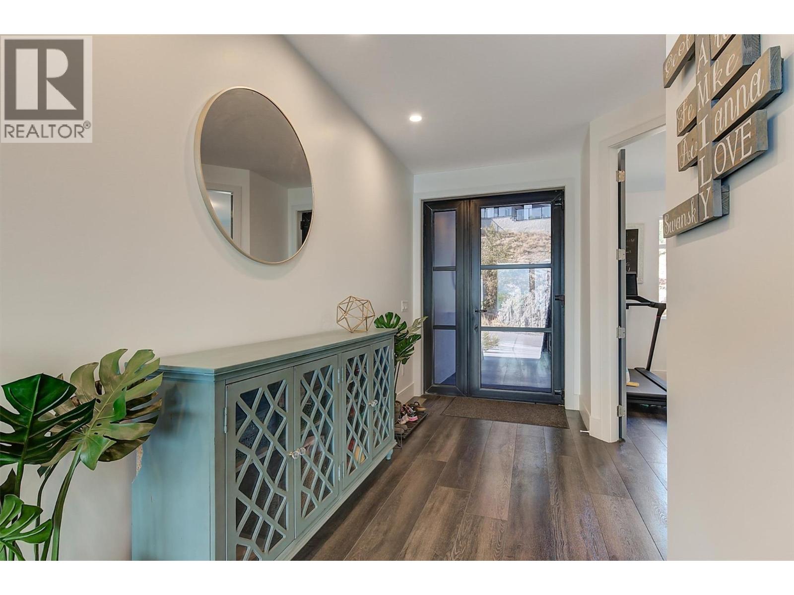 3961 Beachview Drive E, West Kelowna, British Columbia  V4T 2K1 - Photo 3 - 10364425