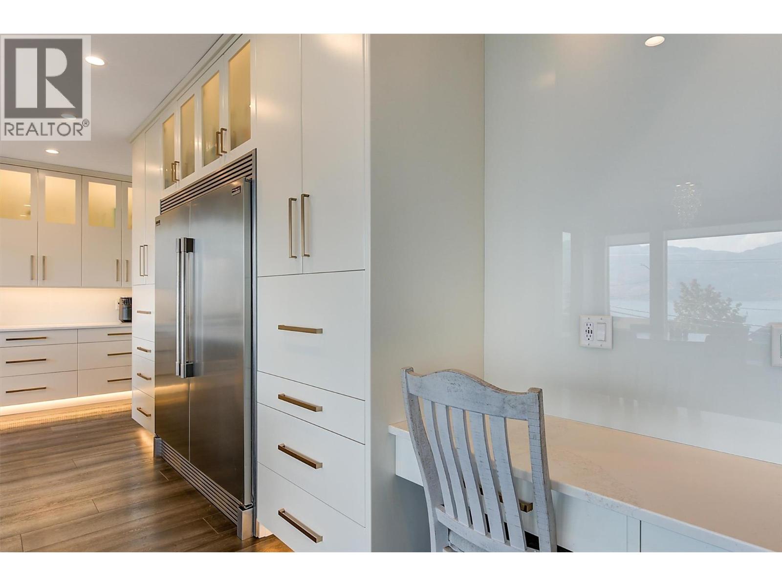 3961 Beachview Drive E, West Kelowna, British Columbia  V4T 2K1 - Photo 9 - 10364425