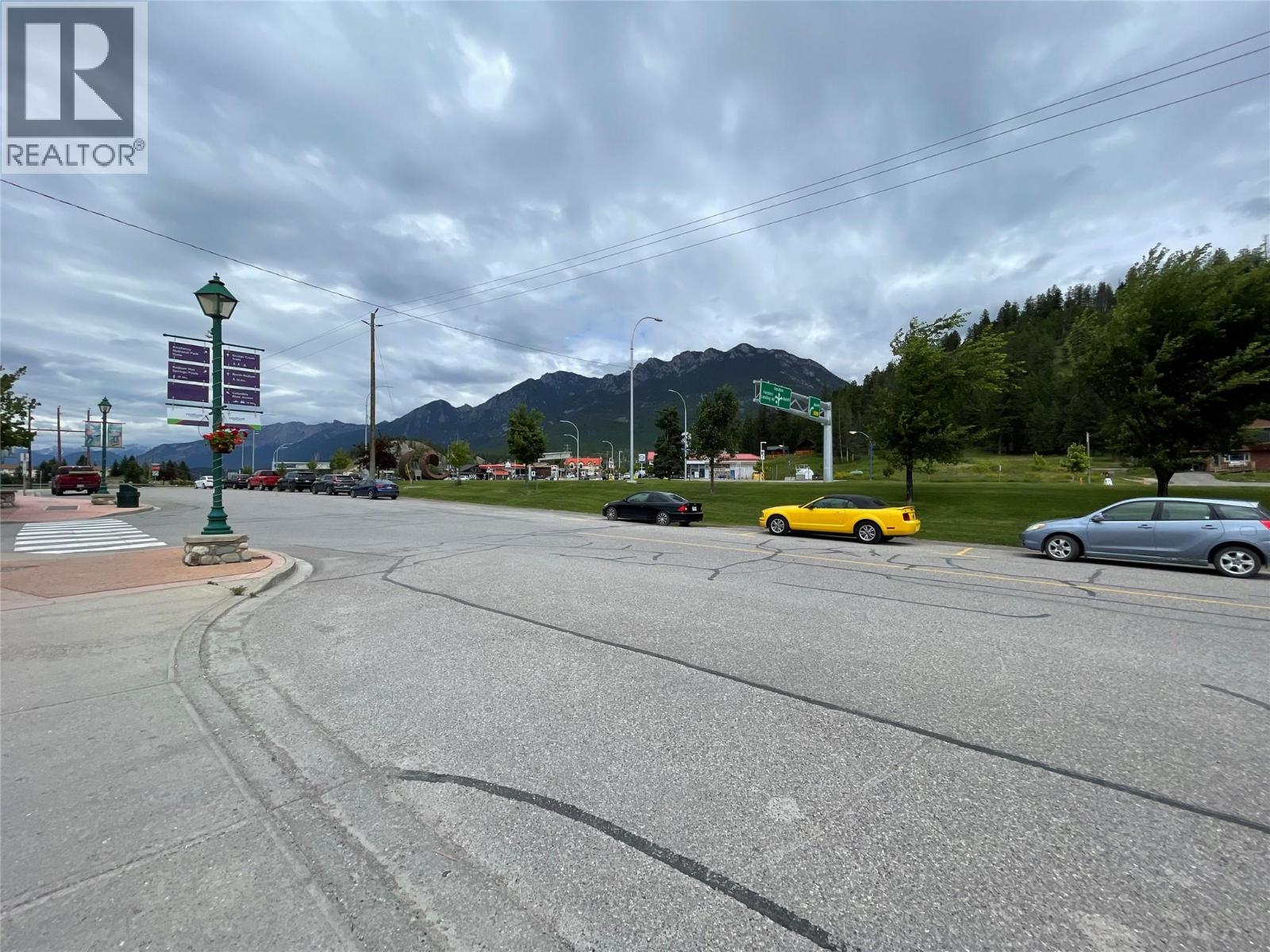 7513 Main  W Street, Radium Hot Springs, British Columbia  V0A 1M0 - Photo 3 - 10364821