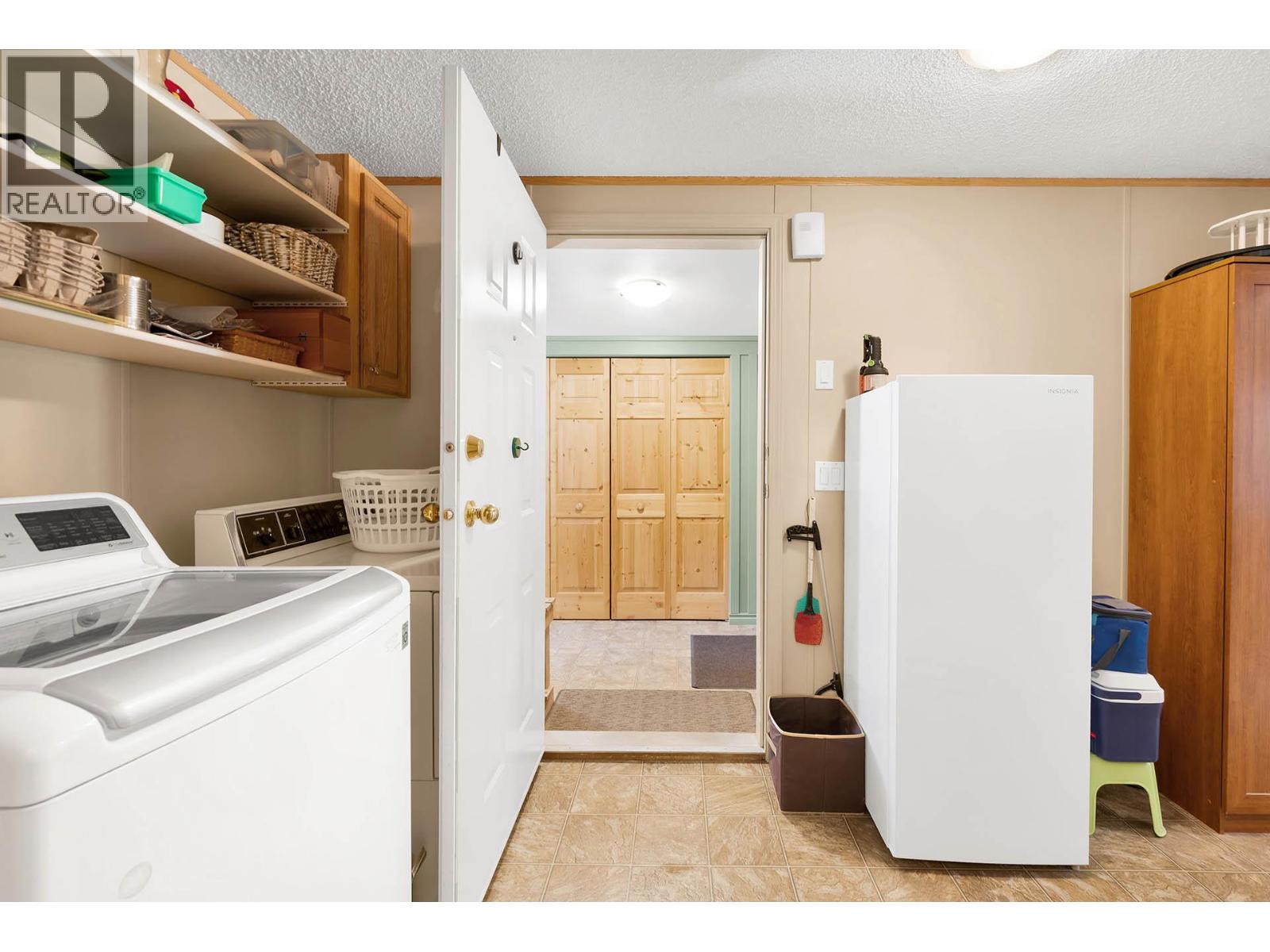 1888 Lakeview Drive, Kamloops, British Columbia  V0E 1Z1 - Photo 19 - 10364860