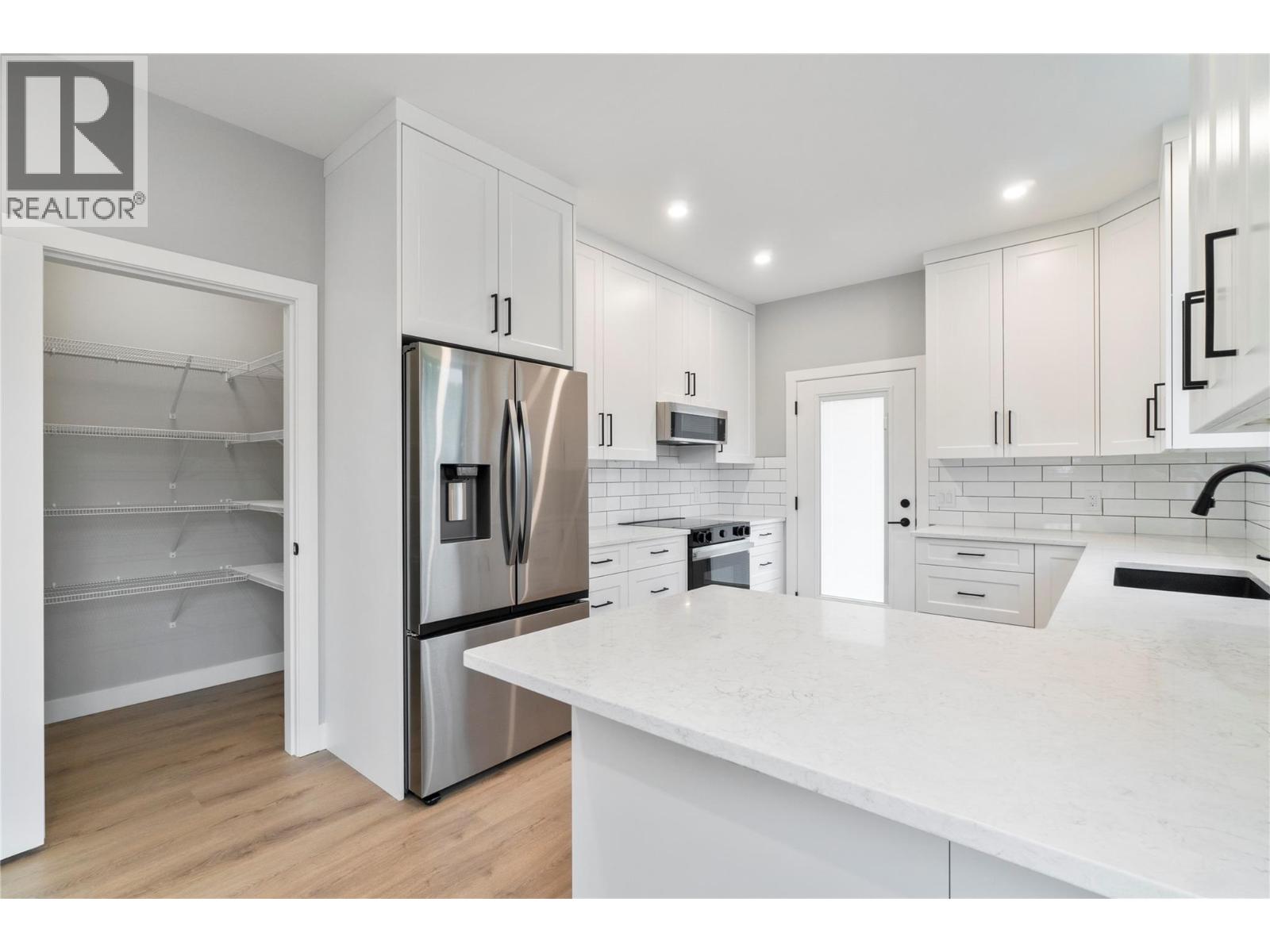 1330 10 Street Sw Unit# 14, Salmon Arm, British Columbia  V1E 1T2 - Photo 5 - 10364738