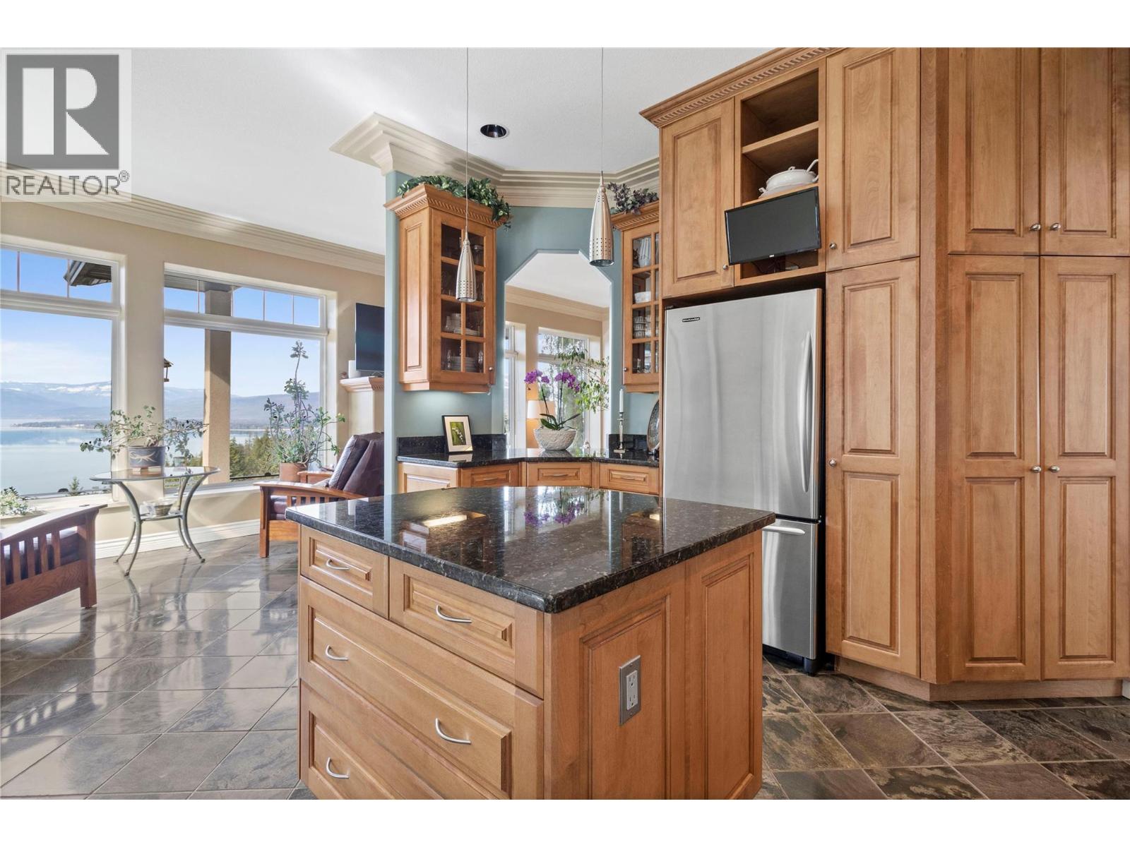 3676 Mcbride Road, Blind Bay, British Columbia  V0E 1H1 - Photo 13 - 10364841