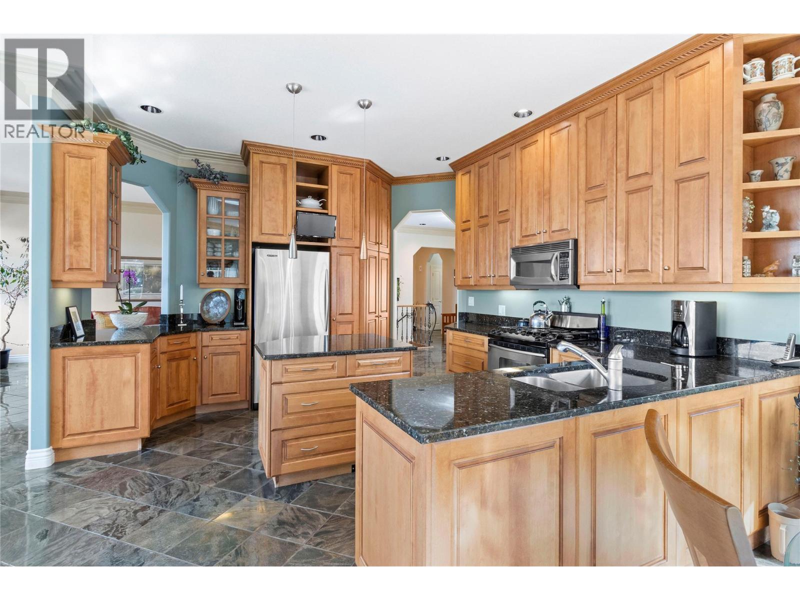 3676 Mcbride Road, Blind Bay, British Columbia  V0E 1H1 - Photo 15 - 10364841