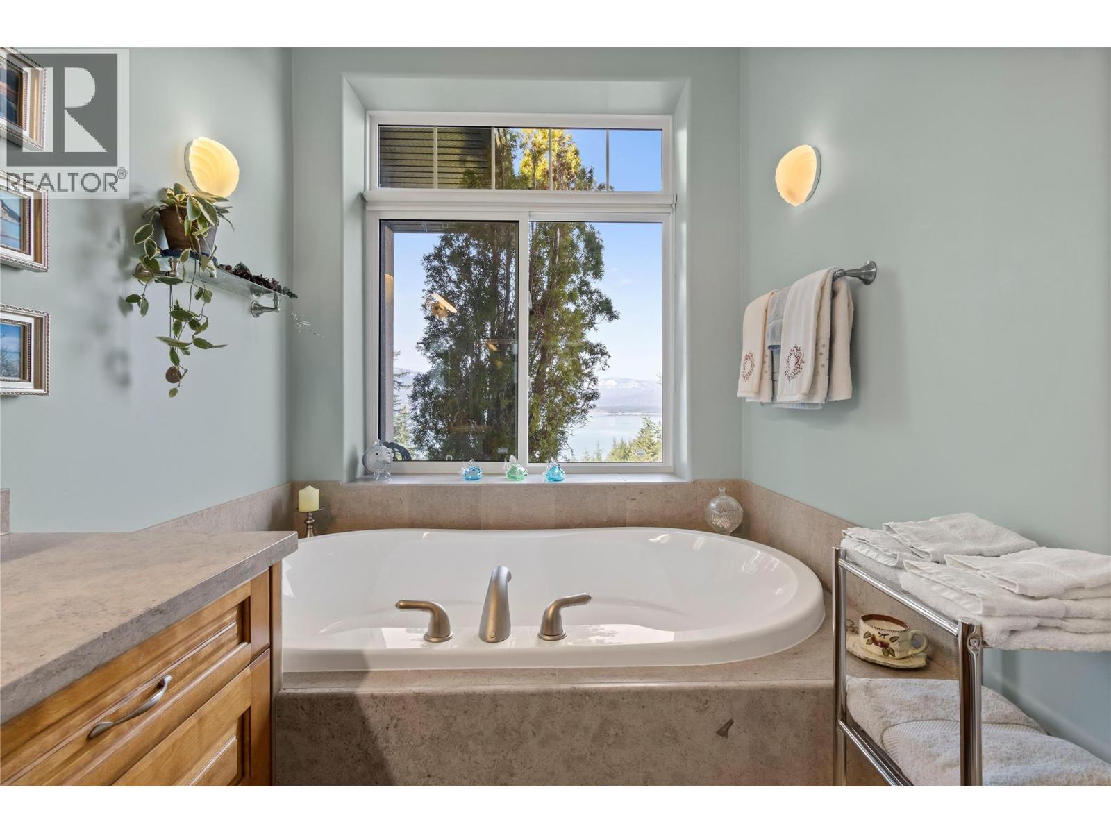 3676 Mcbride Road, Blind Bay, British Columbia  V0E 1H1 - Photo 27 - 10364841