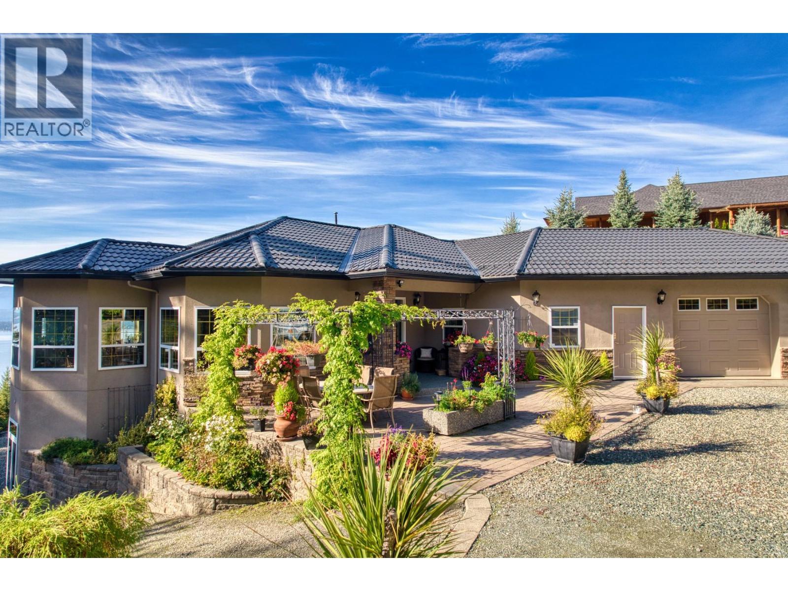 3676 Mcbride Road, Blind Bay, British Columbia  V0E 1H1 - Photo 4 - 10364841