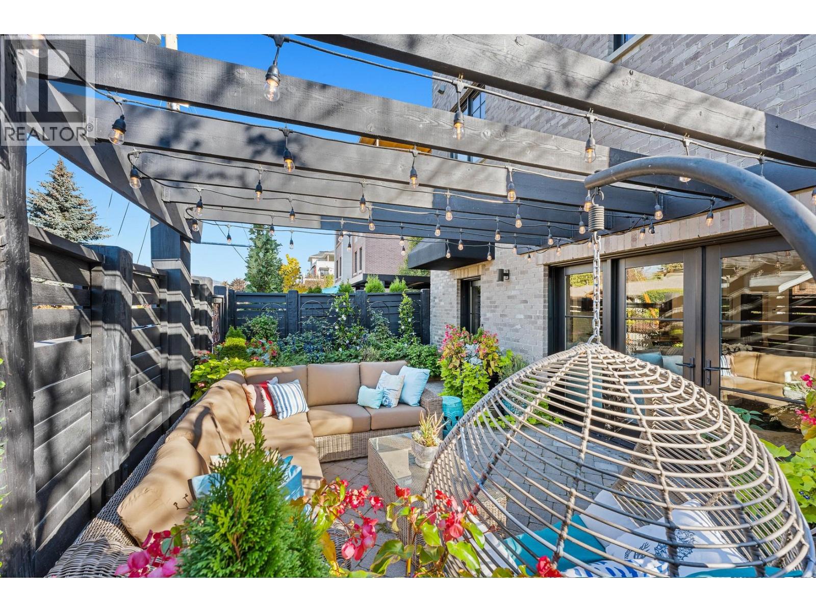 2693 Gore Street, Kelowna, British Columbia  V1Y 5A5 - Photo 4 - 10364752