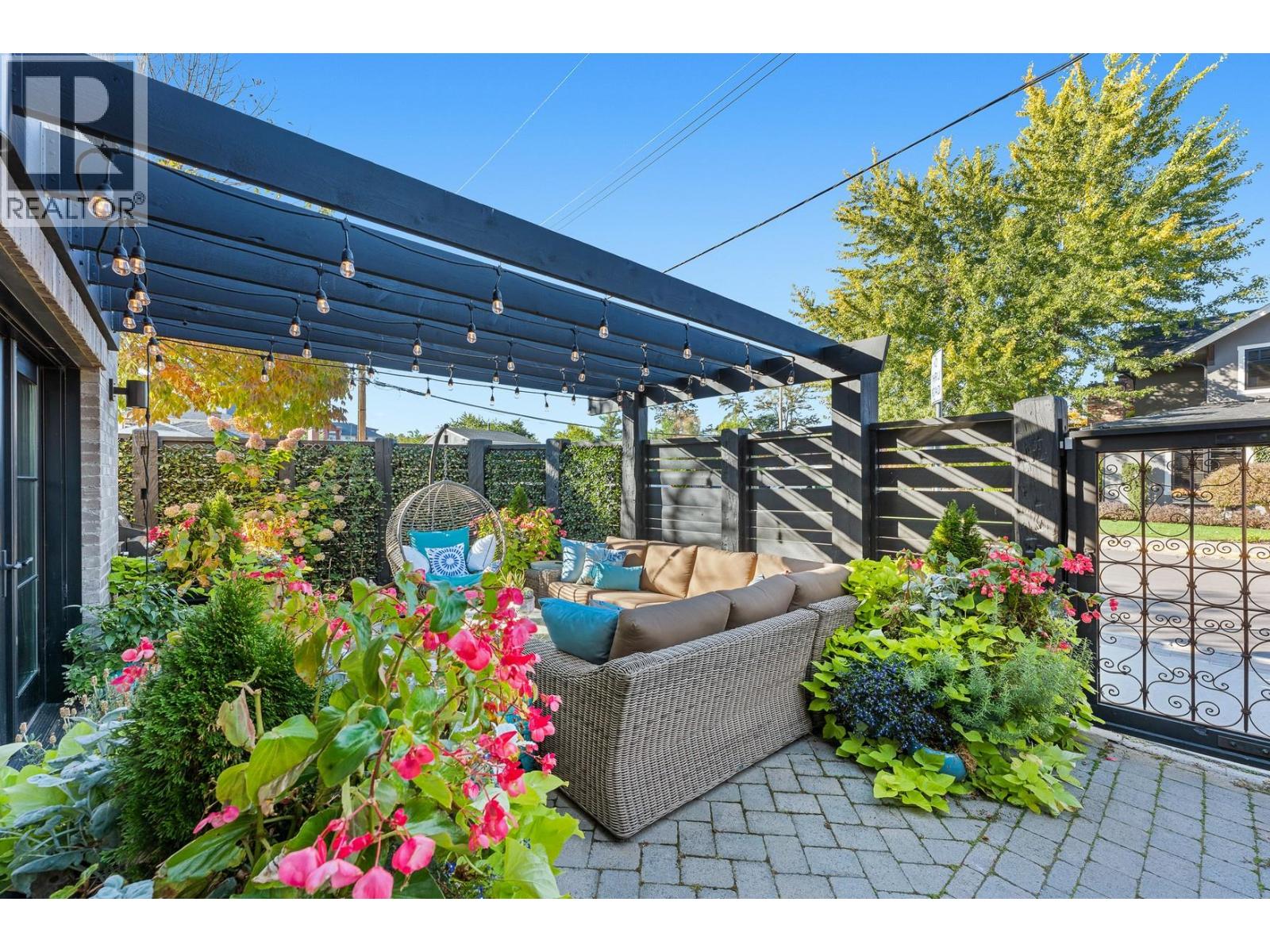 2693 Gore Street, Kelowna, British Columbia  V1Y 5A5 - Photo 6 - 10364752