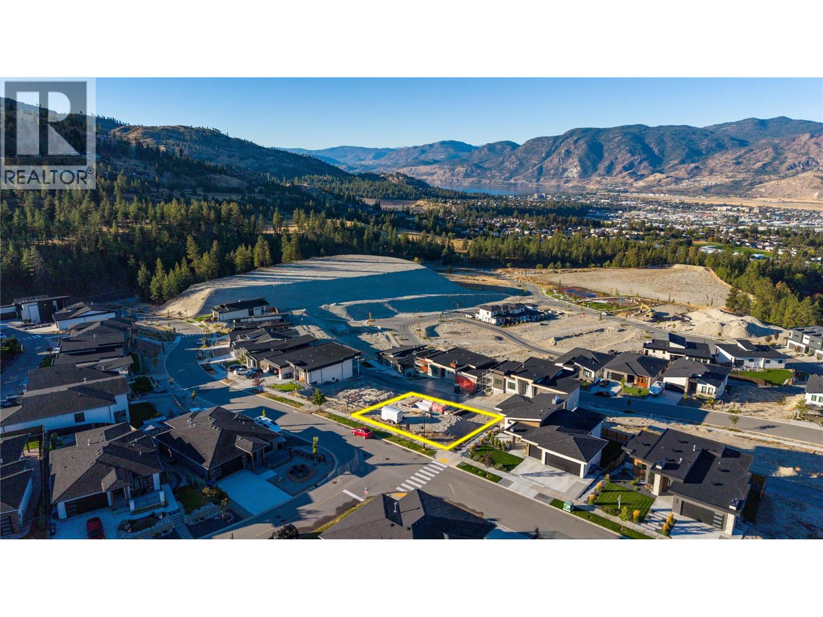 1099 Elk Street, Penticton, British Columbia  V2A 0C9 - Photo 1 - 10364954