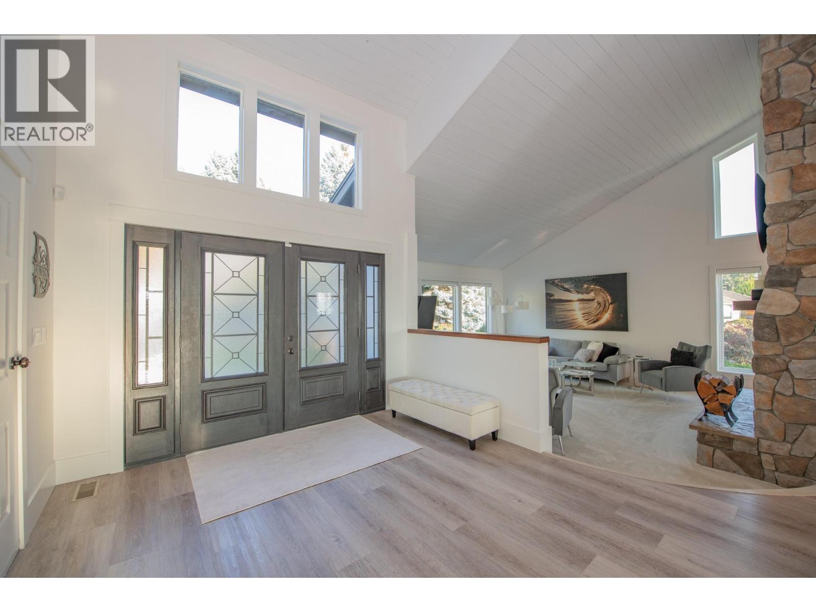 702 Cypress Drive, Coldstream, British Columbia  V1B 2X9 - Photo 9 - 10364672