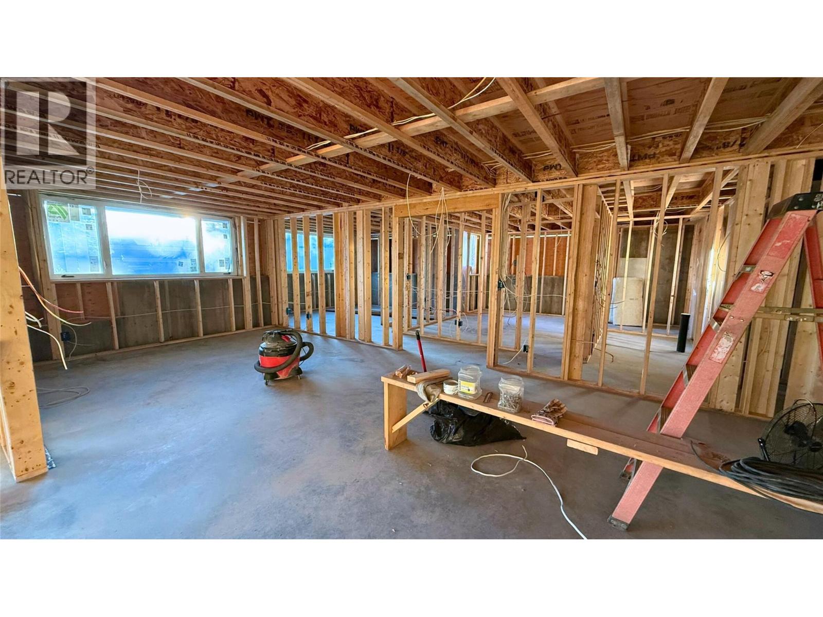 1905 35 Street Ne, Salmon Arm, British Columbia  V1E 1M9 - Photo 10 - 10364921