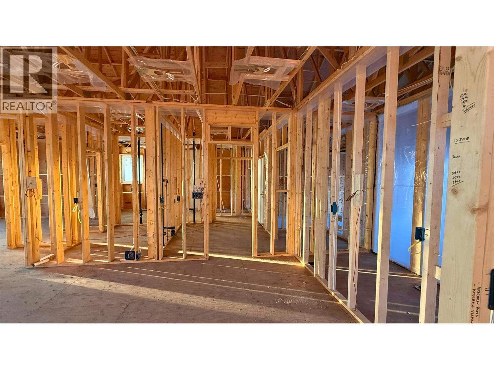 1905 35 Street Ne, Salmon Arm, British Columbia  V1E 1M9 - Photo 12 - 10364921