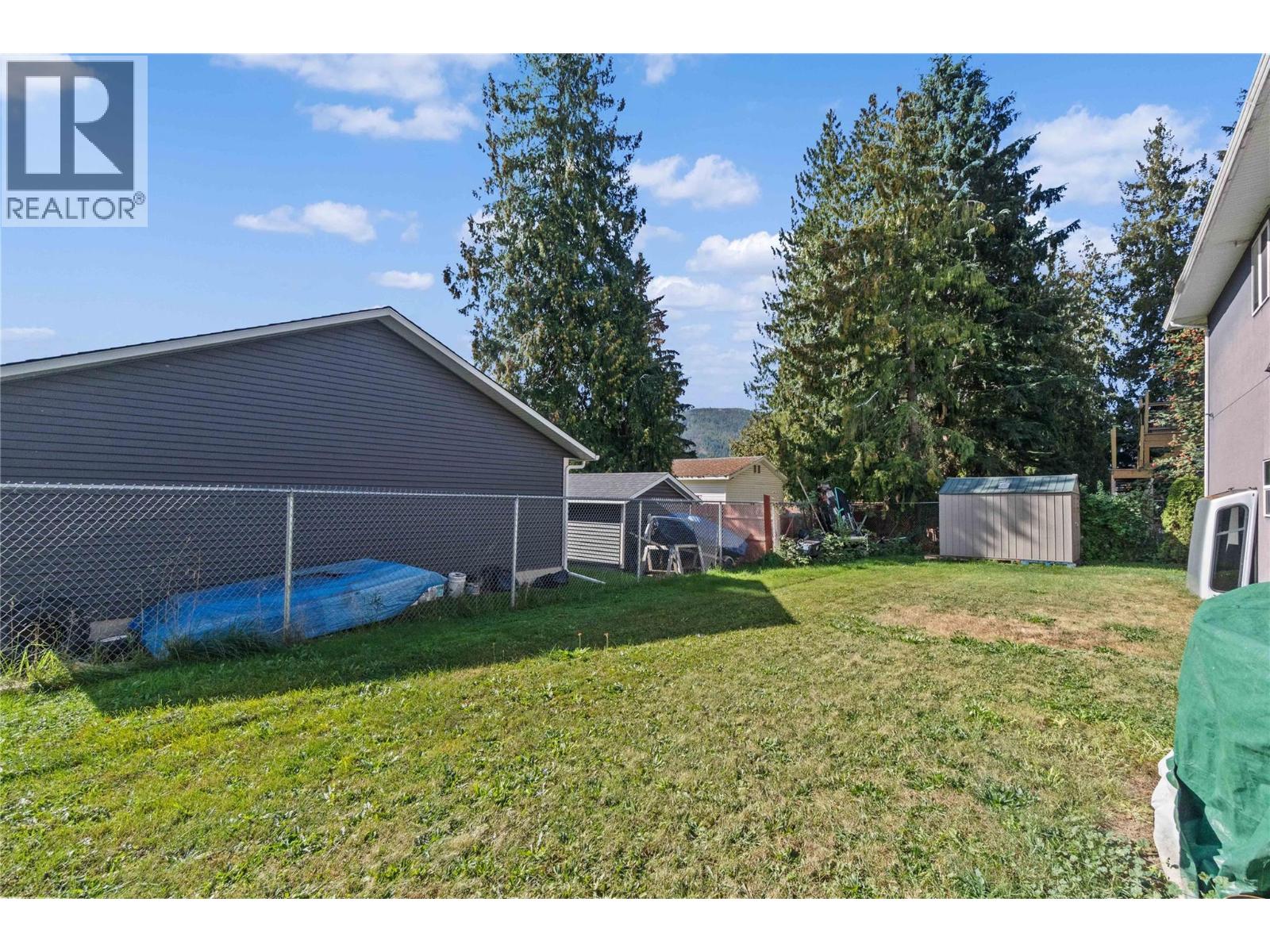 725 Trans Canada Highway, Sicamous, British Columbia  V0E 2V0 - Photo 26 - 10364853