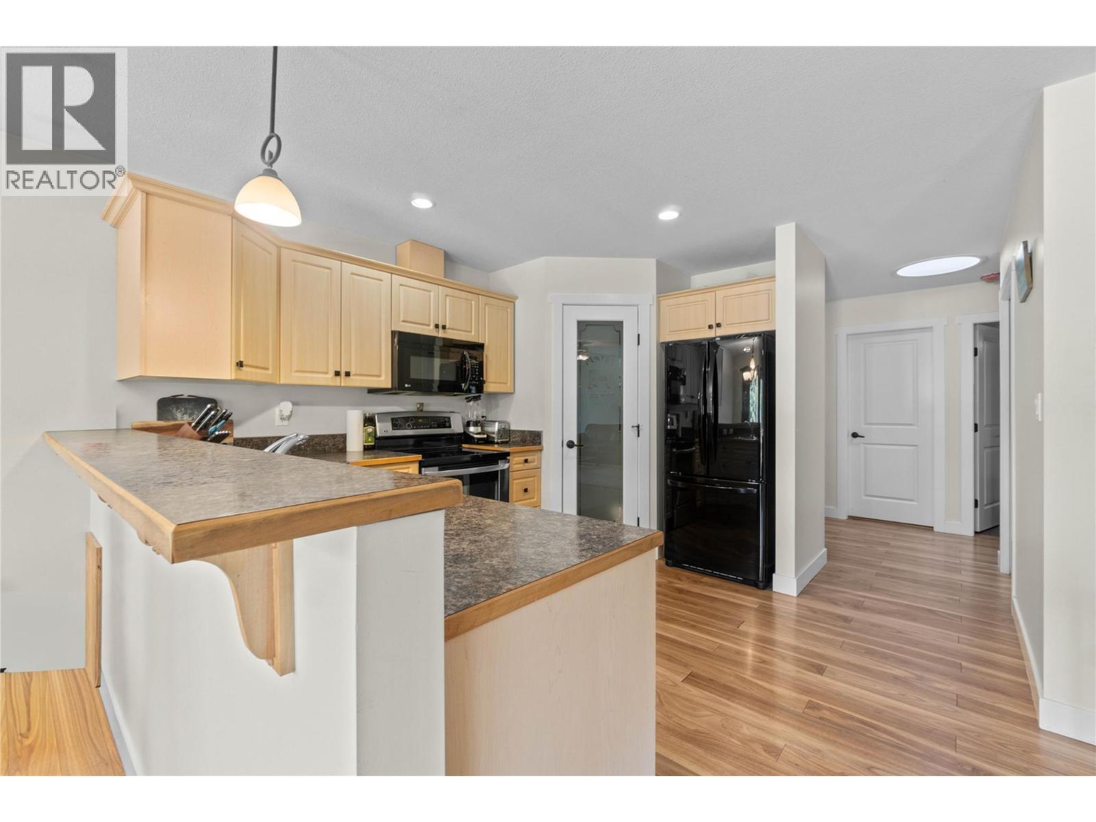 725 Trans Canada Highway, Sicamous, British Columbia  V0E 2V0 - Photo 30 - 10364853