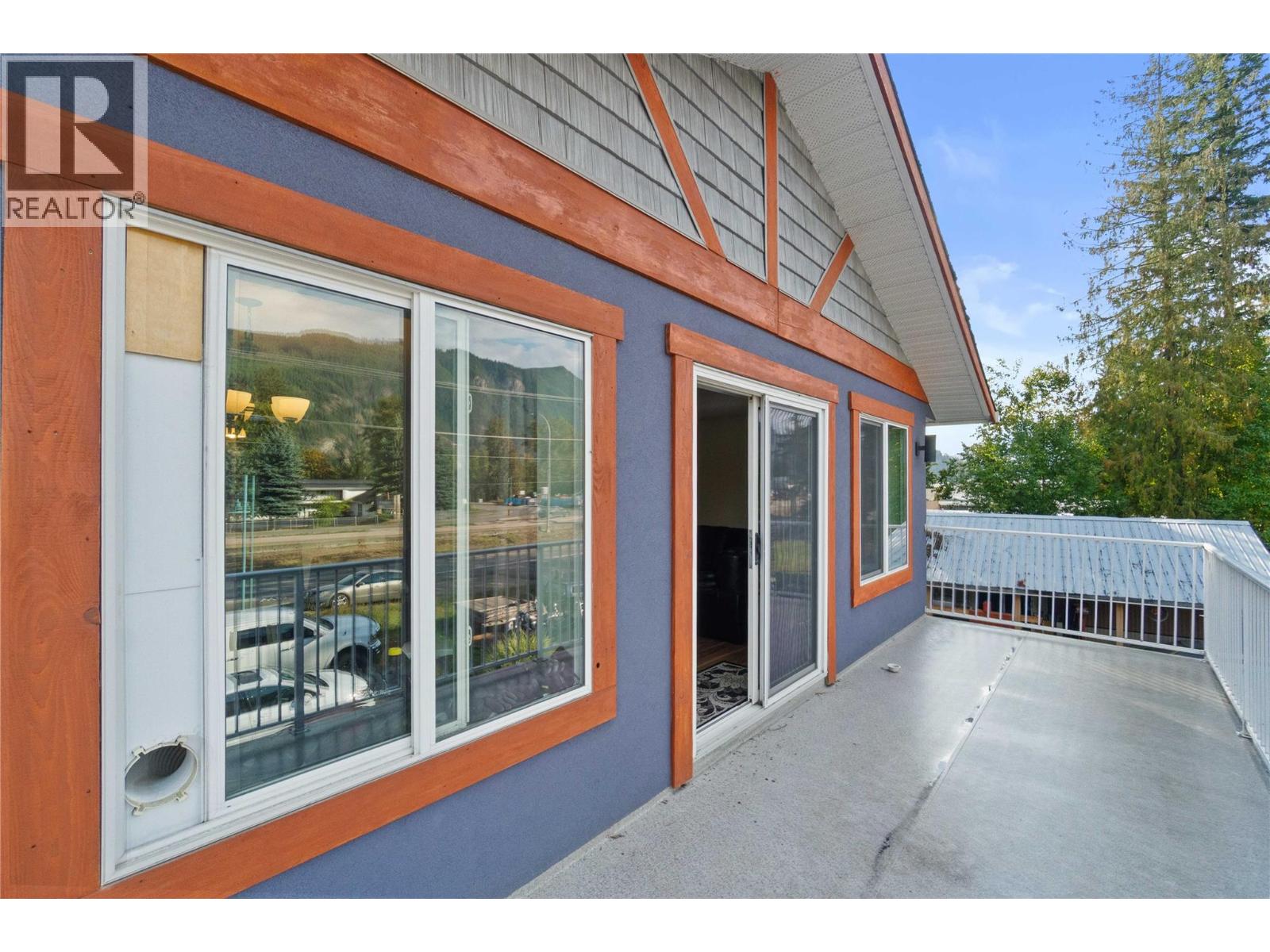 725 Trans Canada Highway, Sicamous, British Columbia  V0E 2V0 - Photo 47 - 10364853