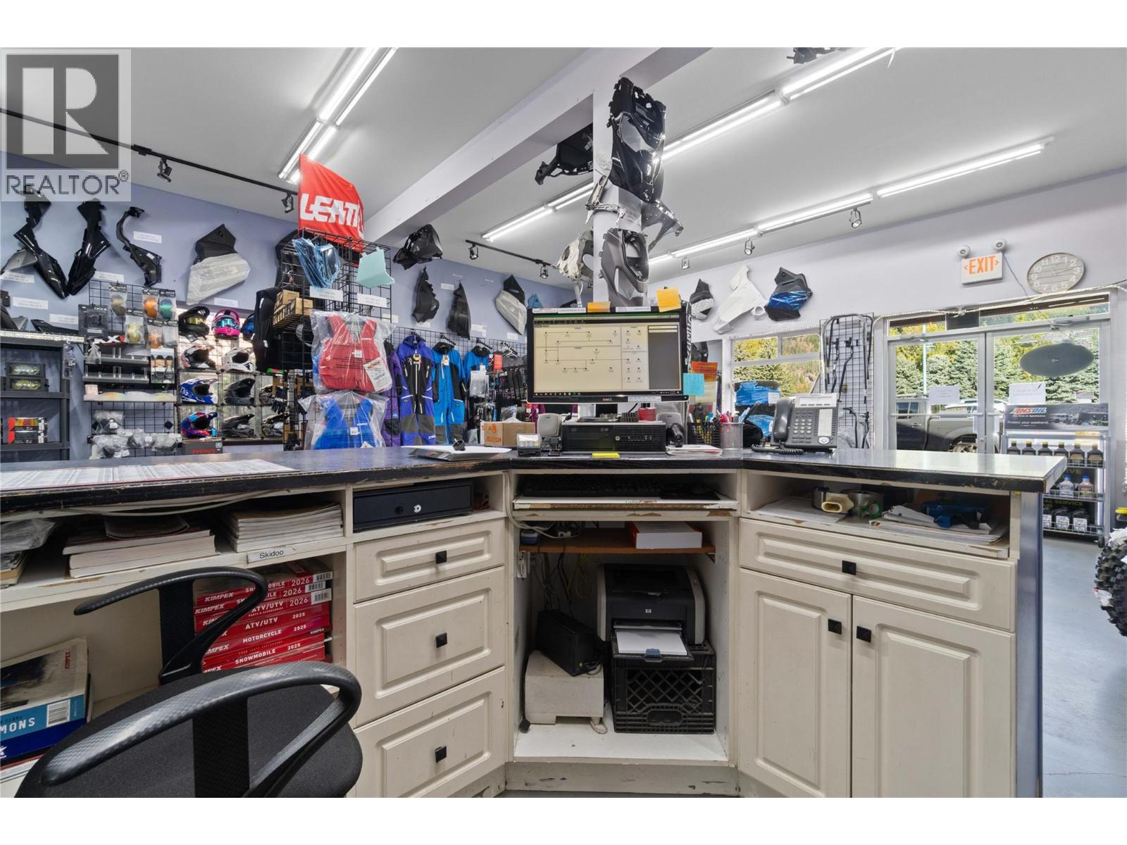 725 Trans Canada Highway, Sicamous, British Columbia  V0E 2V0 - Photo 77 - 10364853