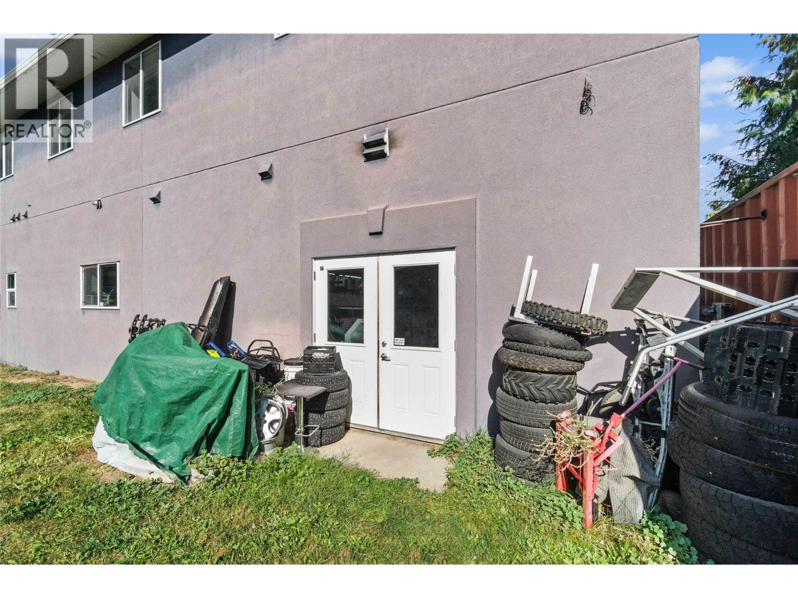 725 Trans Canada Highway, Sicamous, British Columbia  V0E 2V0 - Photo 98 - 10364853